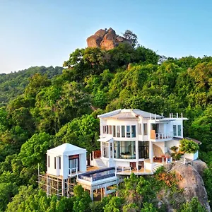 On The Rocks , Koh Tao Thailand